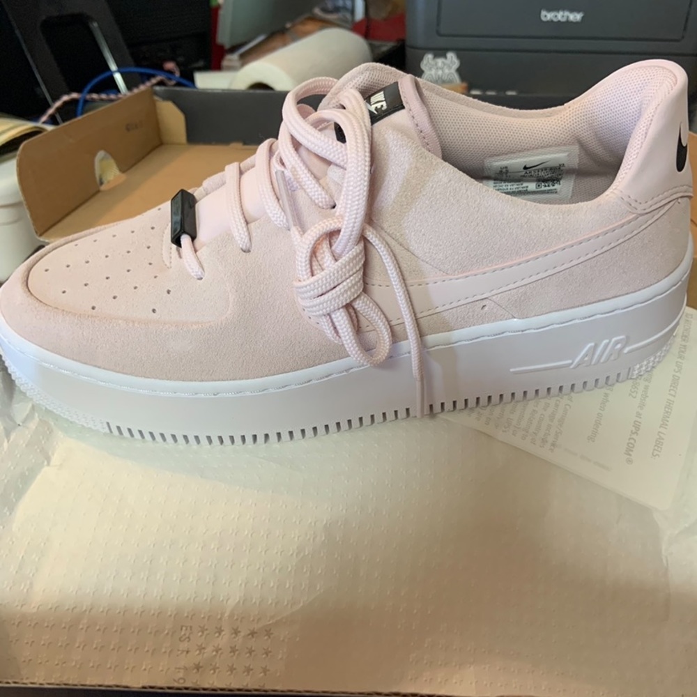NIKE AIR FORCE 1 SAGE XX LOW CASUAL SHOES